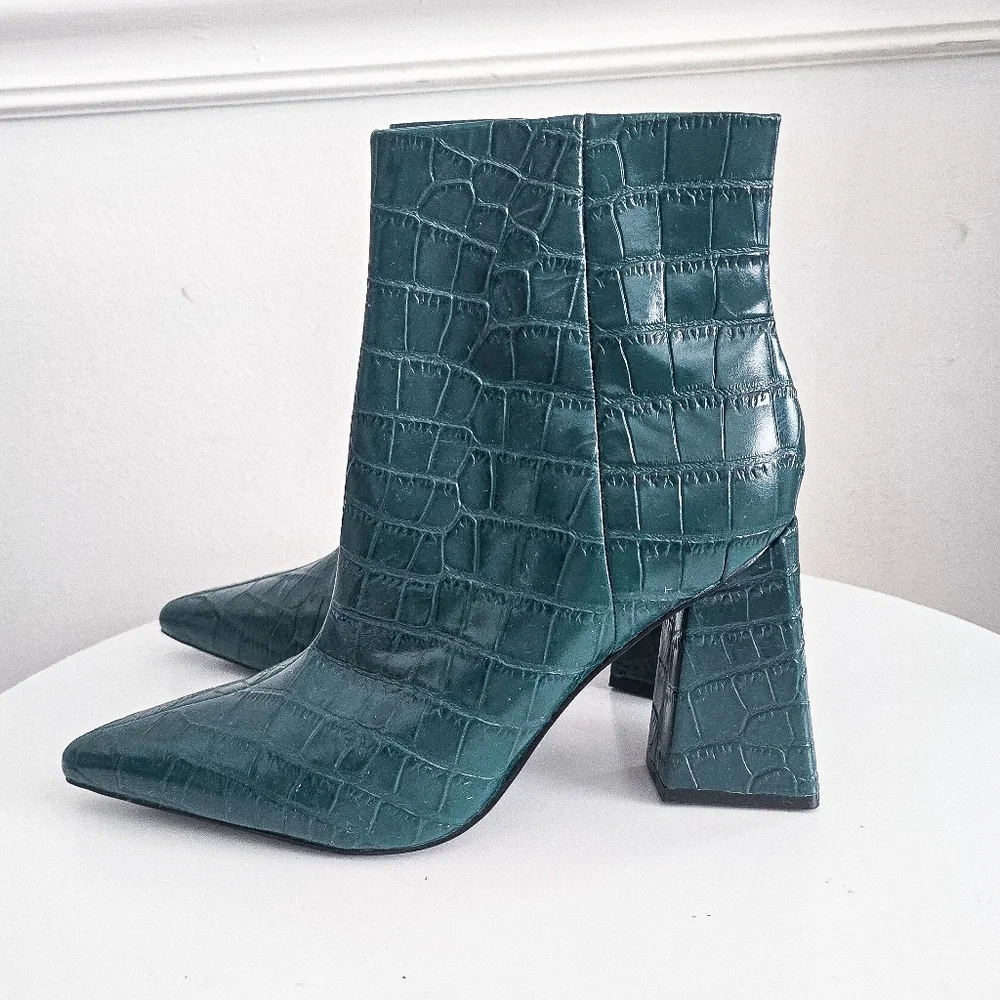 Marc Fisher Kulika green croc embosed pointed toe leather ankle boots - Picture 5 of 10